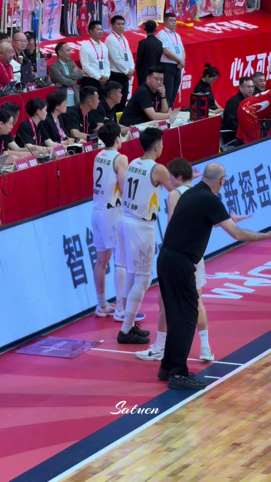 無(wú)奈的一家三口！絕望的教練，氣瘋了的皮總！