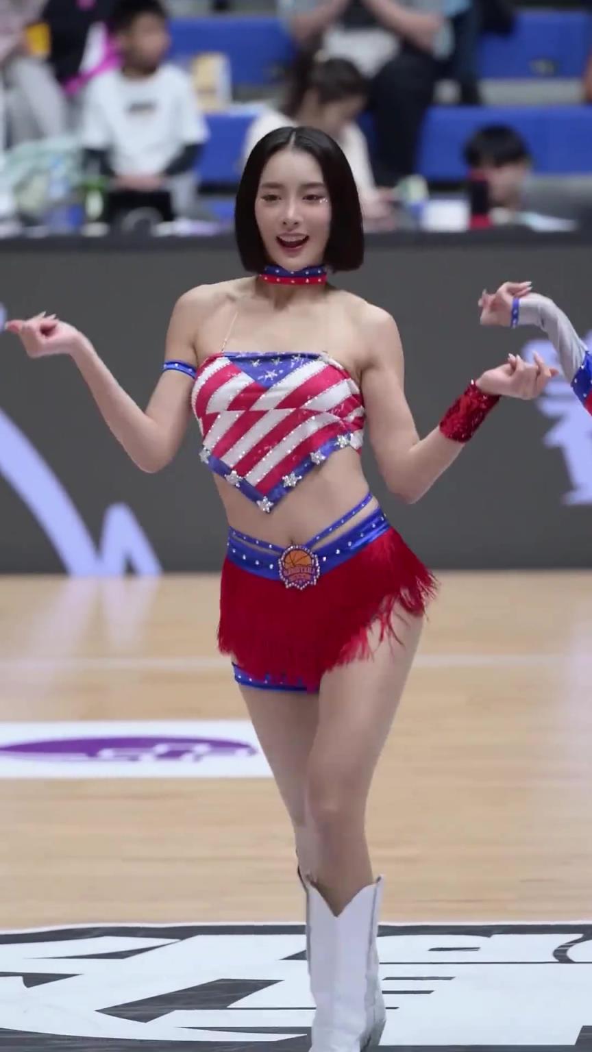 太離譜了 ！幾乎是完美女人！