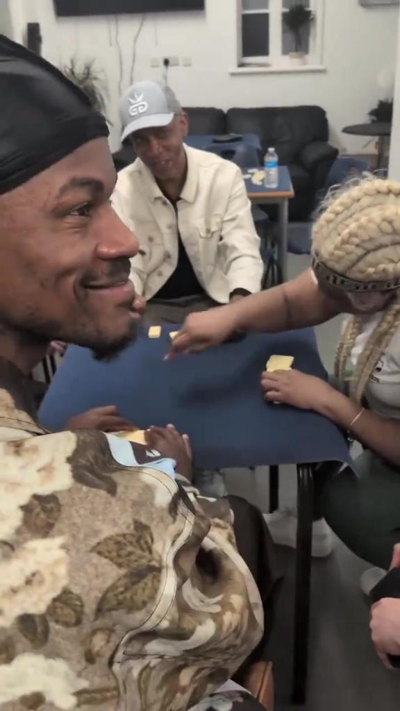 想找到巴特勒很簡單，因為他不在籃球場，就在棋牌室